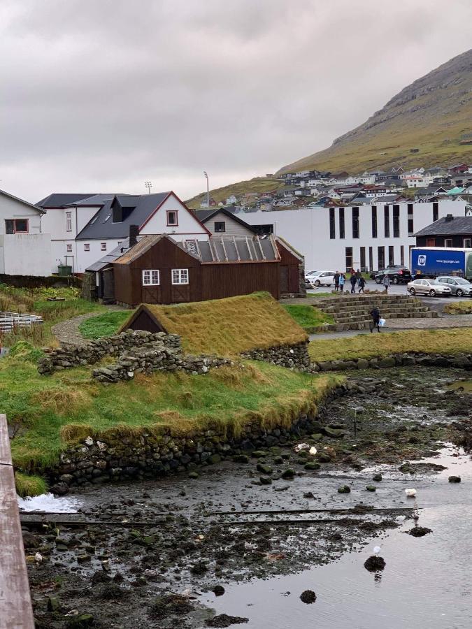 Spacious City Center Home By The Sea Klaksvik Luaran gambar