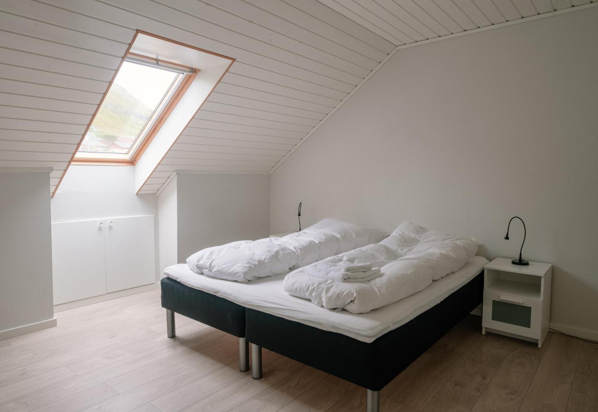 Spacious City Center Home By The Sea Klaksvik Luaran gambar