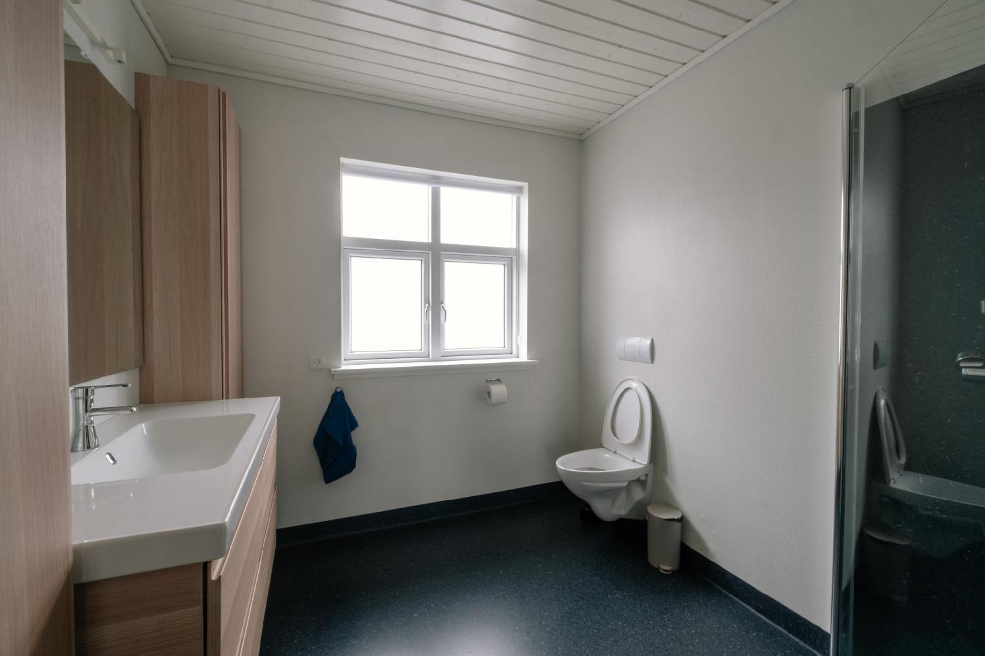 Spacious City Center Home By The Sea Klaksvik Luaran gambar