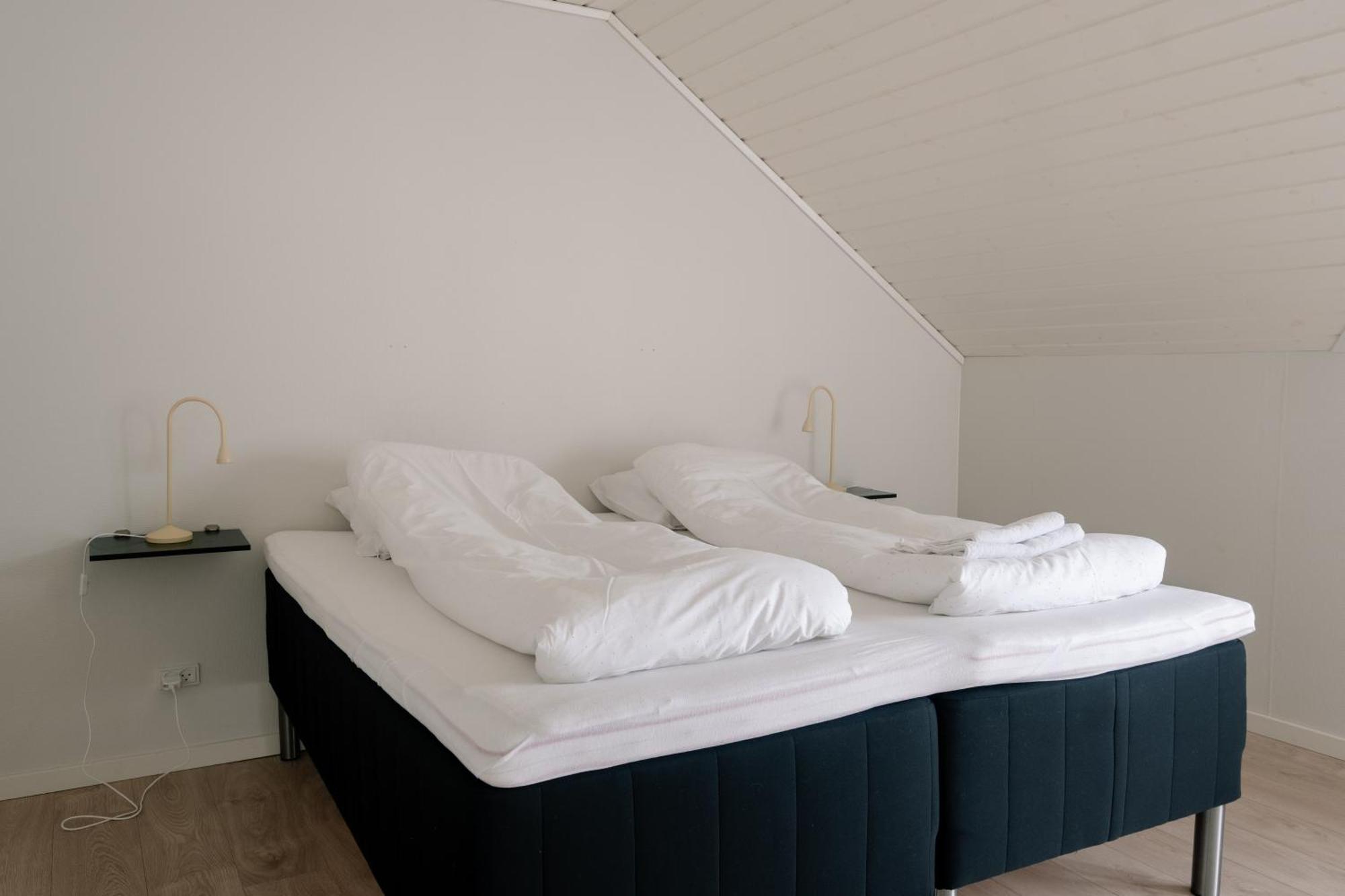 Spacious City Center Home By The Sea Klaksvik Luaran gambar