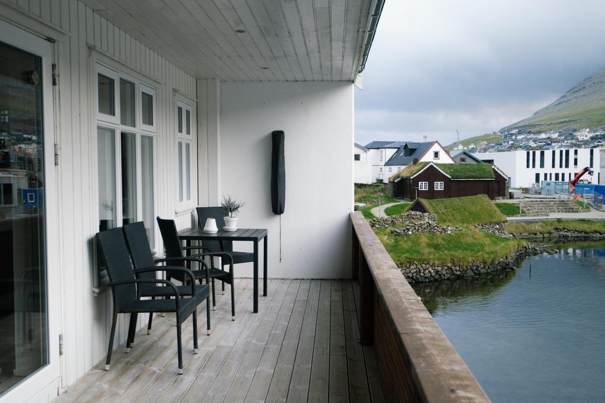 Spacious City Center Home By The Sea Klaksvik Luaran gambar