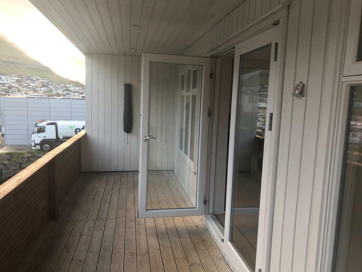 Spacious City Center Home By The Sea Klaksvik Luaran gambar