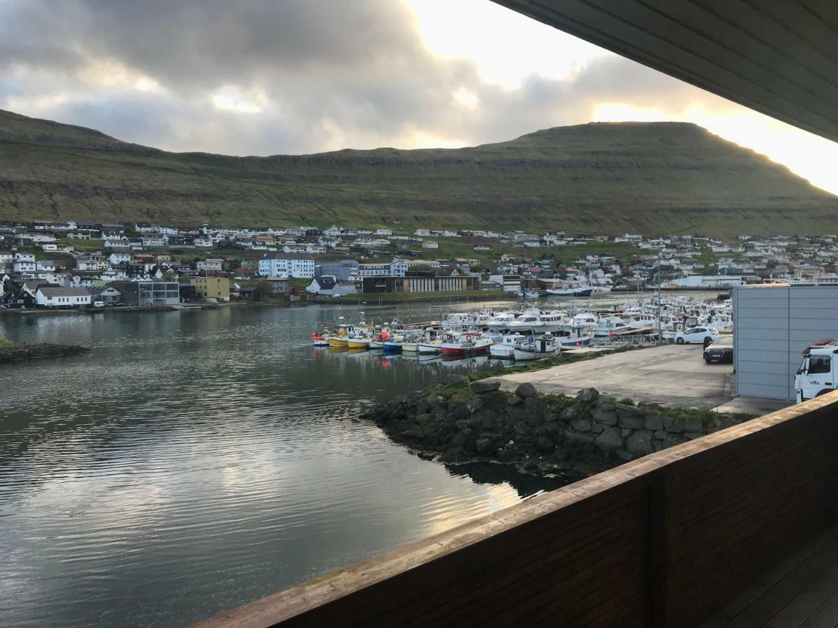 Spacious City Center Home By The Sea Klaksvik Luaran gambar